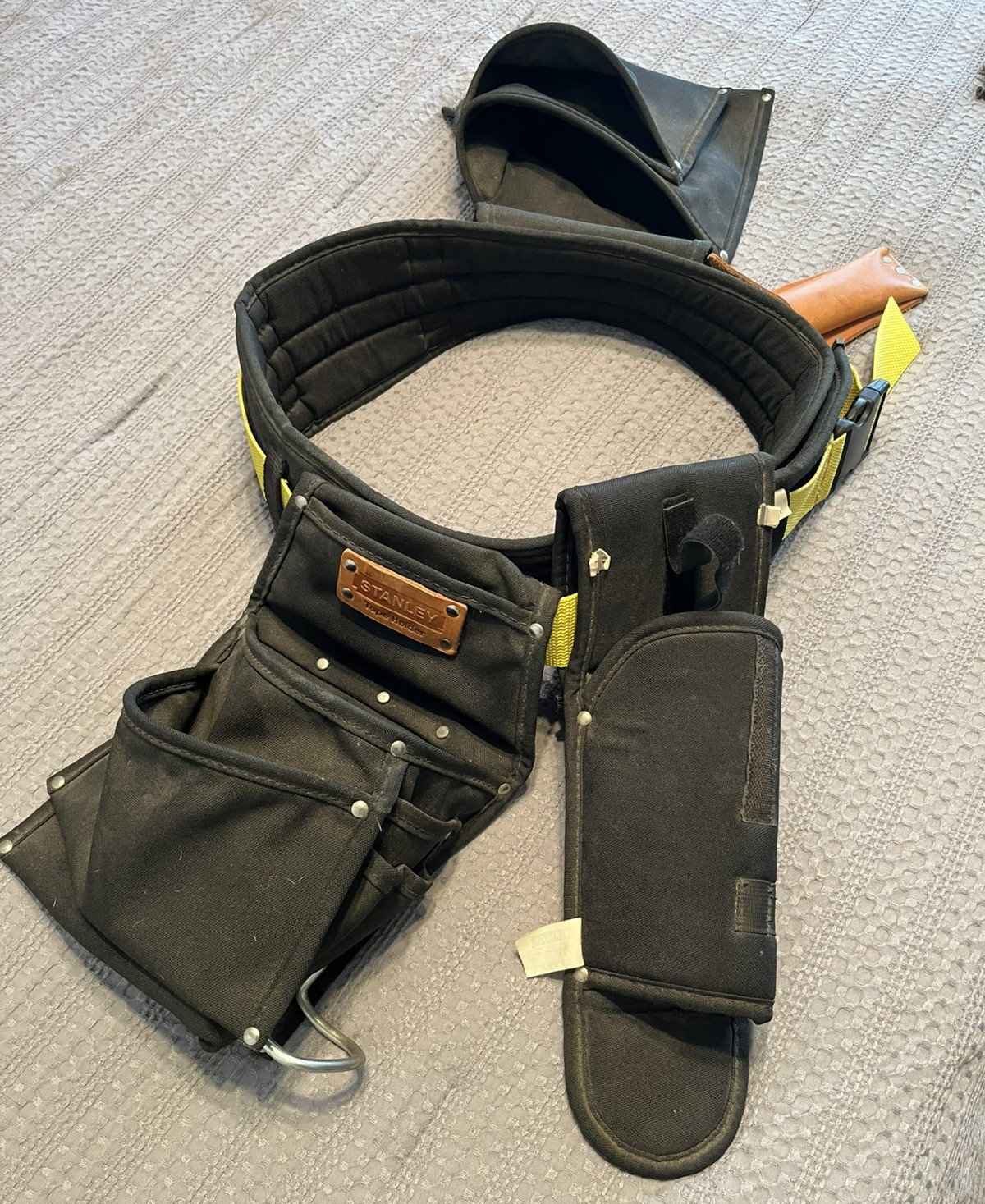 Padded tool belt with multiple Stanley Pouches, Drill Holster and Knife Sleeve