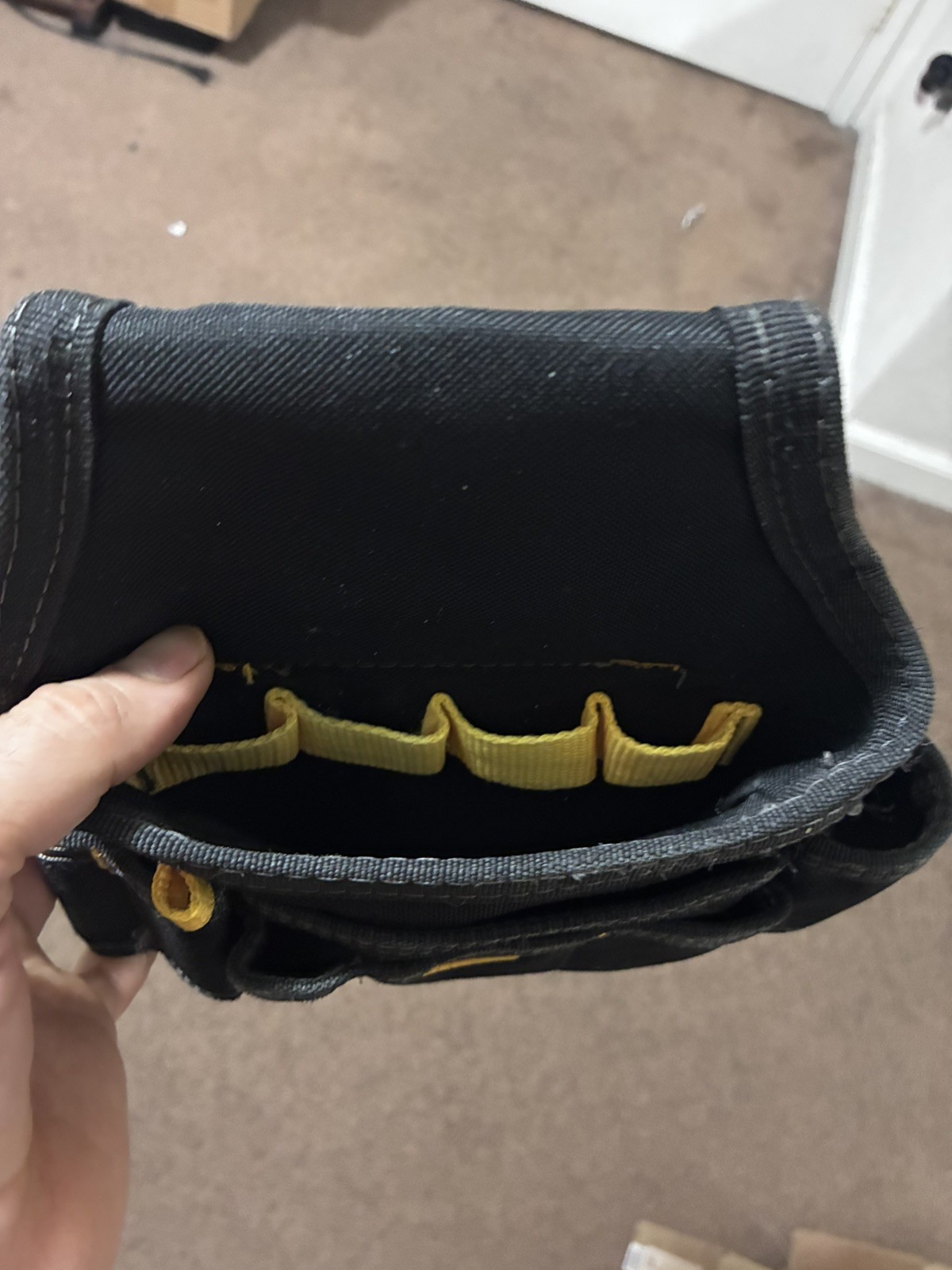 DEWALT Tool Belt Pouch Medium Black Polyester Utility Work Organizer Holster-use