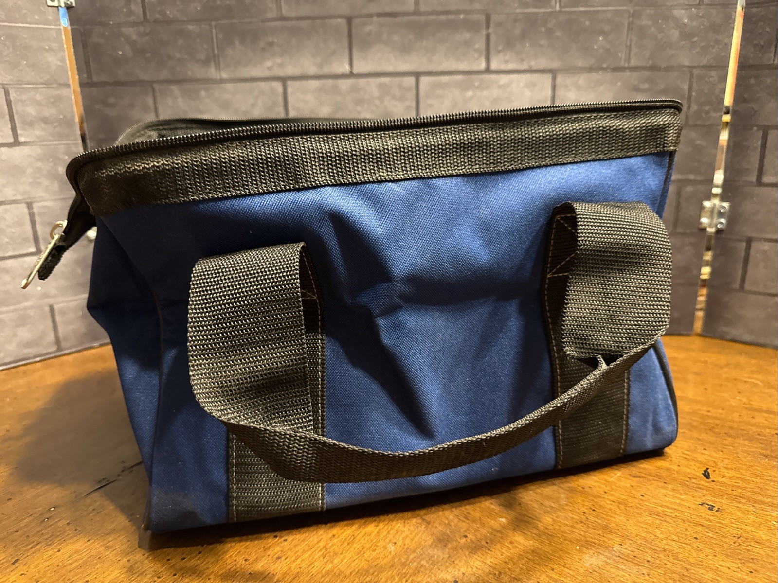 Bosch Medium Heavy Duty Blue Canvas Tool Bag 13” x 9” x 9” 2610041759 NEW Cond.