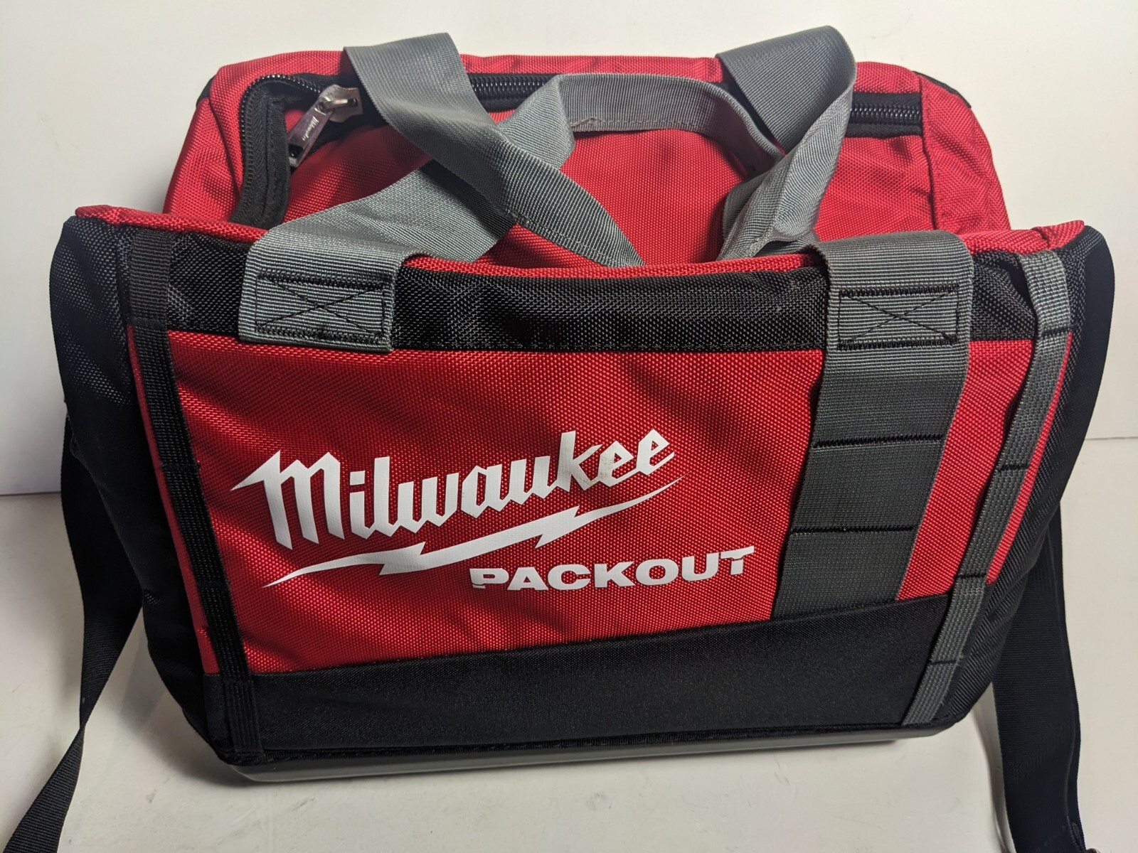 Milwaukee PACKOUT Tool Bag Modular Storage Impact Resistant Molded Base 15″ Red
