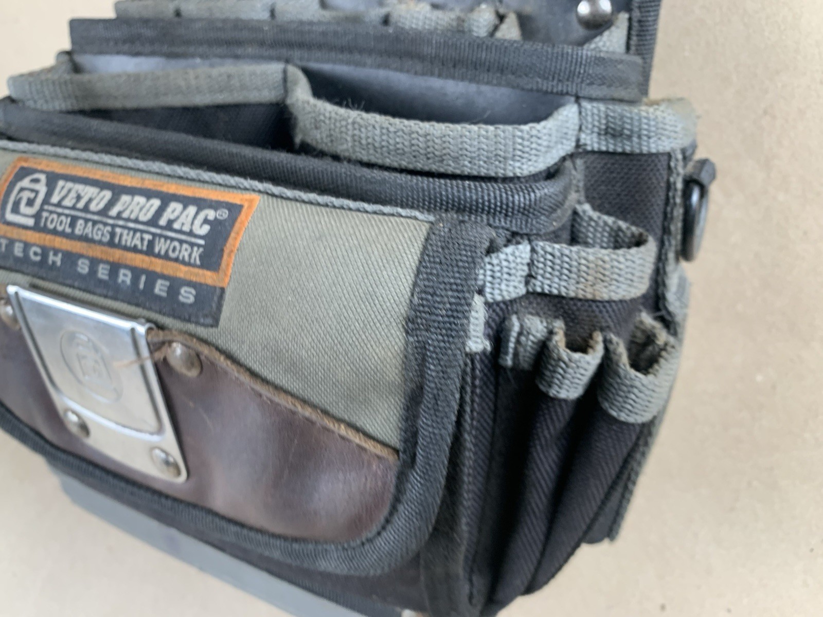 Veto Pro Pac TP5B Five Pocket Small Tool Pouch w/ Base