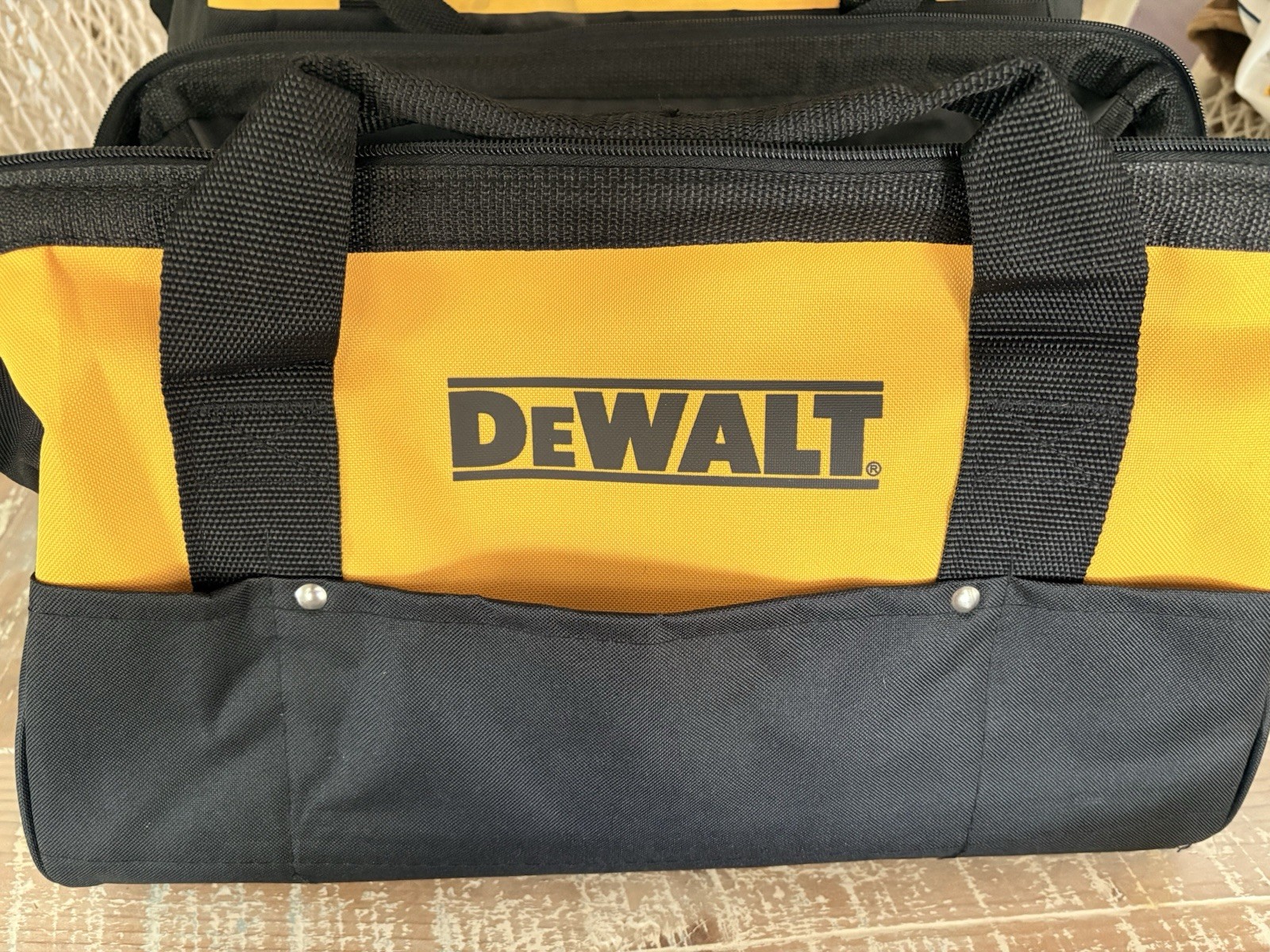 NEW Dewalt EXTRA LARGE Nylon 19″ w/ 3 POCKETS RAILS Drill Saw Tool Bag Tote Case