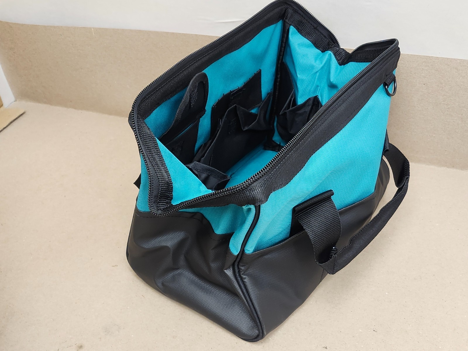 Makita 831253-8 Tool Bag, 14″X11”X9”