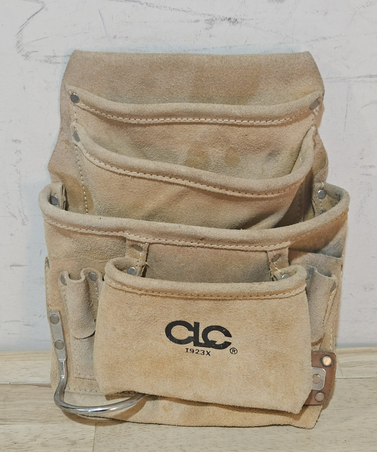 CLC Custom Leathercraft 1923X Suede 10 Pockets Tool Pouch VGC