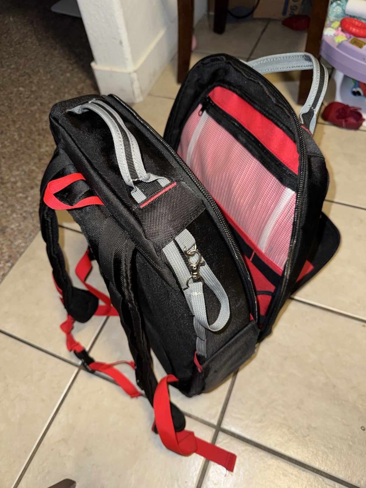 Milwaukee Ultimate Jobsite Backpack -Red/Black (48-22-8201)