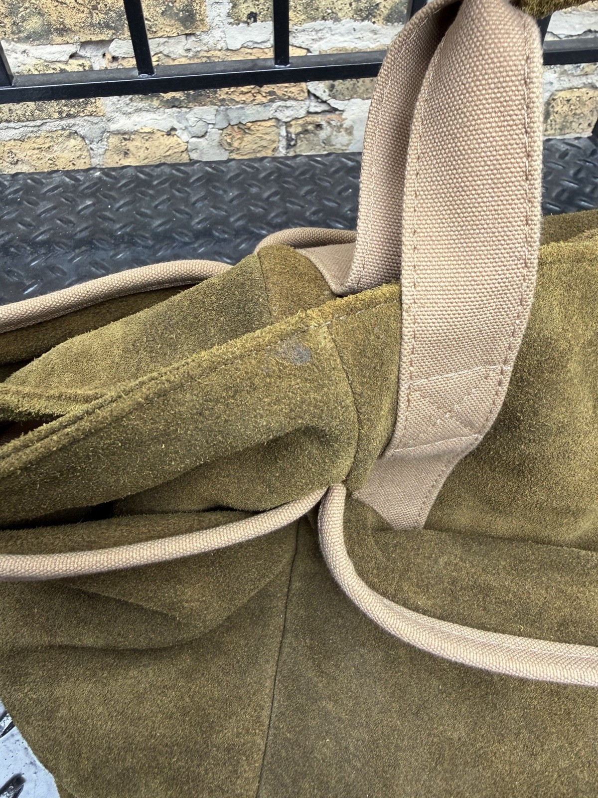 Smith & Hawken Premium Suede Leather Gardening Tool Bag w/ Shoulder Strap Green