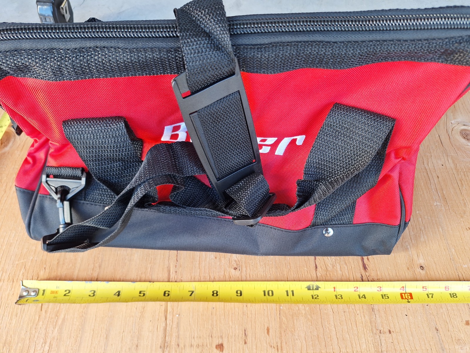 New Bauer 16 In. Tool Bag With 6 Pockets Heavy duty with shoulder strap