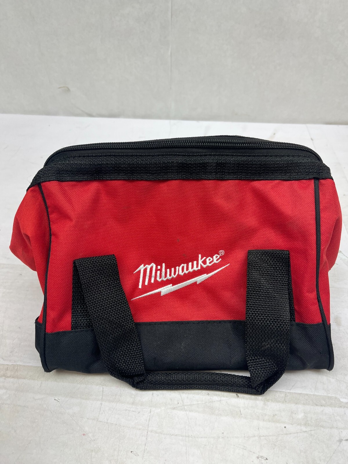 Milwaukee Durable Heavy Duty Tool Bag Zipper Close 7.5″ x 11.5″ x 9.5″ AM24