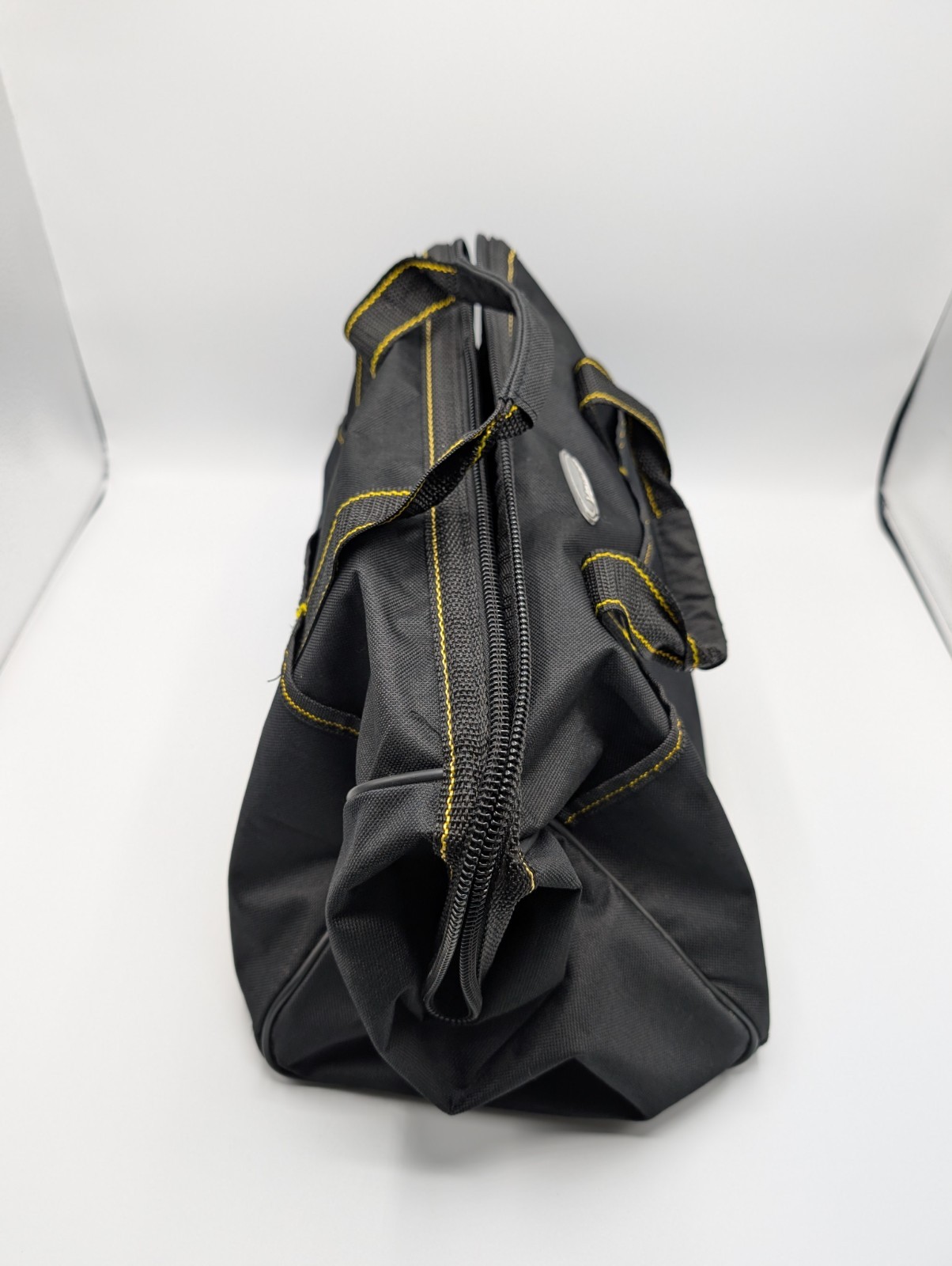 Voyager 18 Pockets Tool Bag 15” 61469