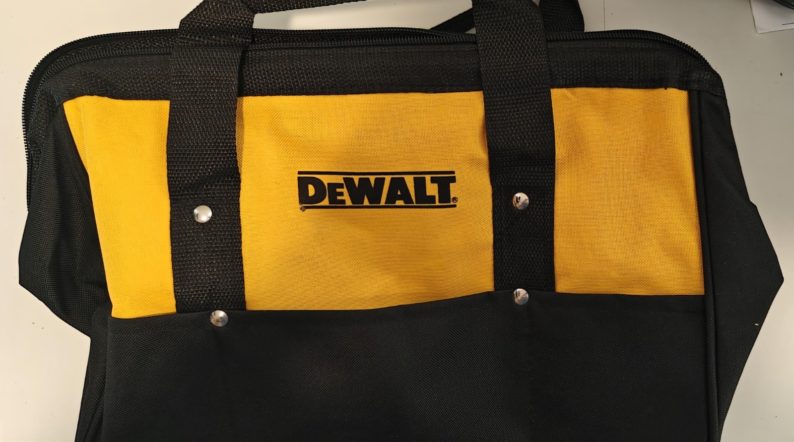 New Dewalt Heavy Duty Ballistic Nylon Tool Bag 15” w Runners & 3 outside Pockets