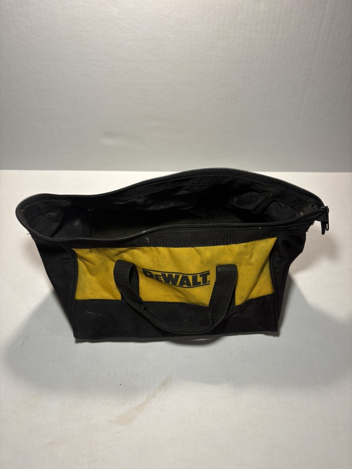 Dewalt Ballistic Nylon Tool Bag 11.5″ x 9″