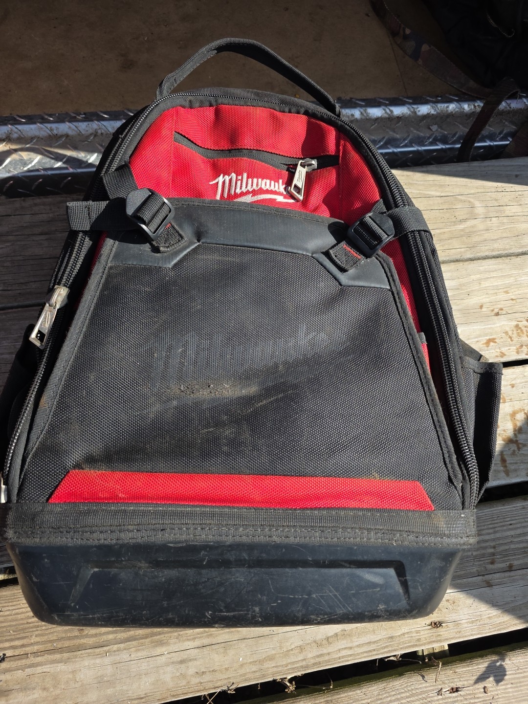 Milwaukee Tool Backpack Black/Red Fabric Multiple Compartments – Fast Shipping!