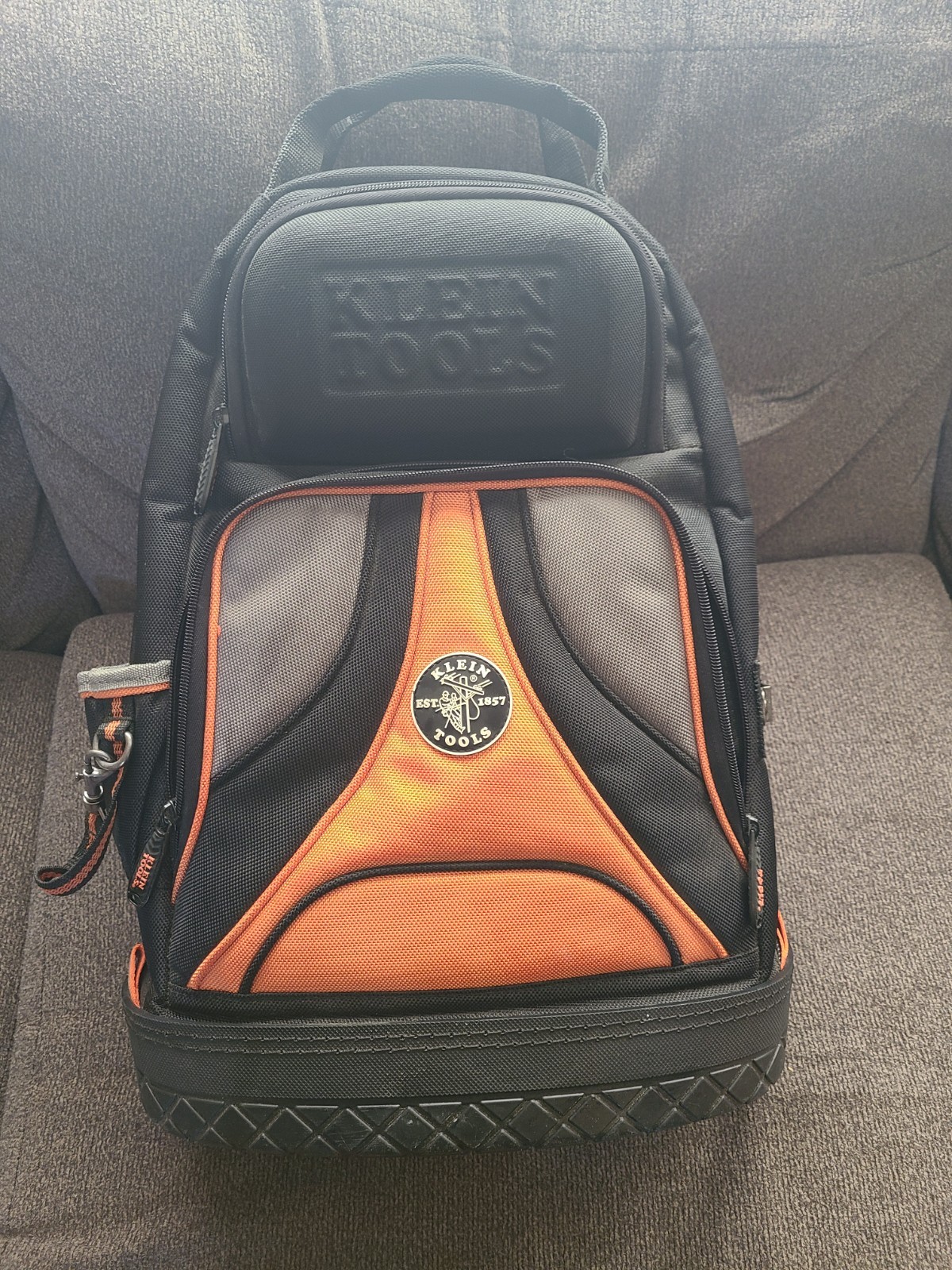 TRADESMAN 55421BP-14 Tool Bag Orange Black Back Pack Electrician Plumber T2