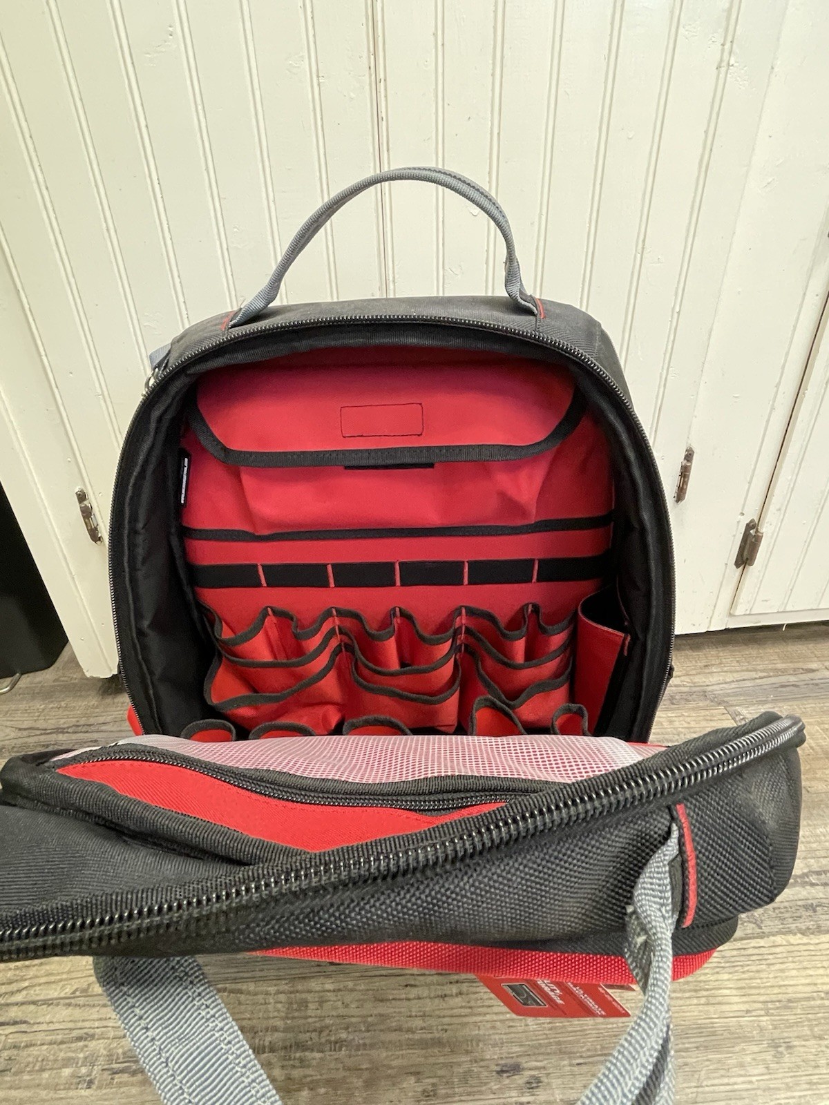 NEW MILWAUKEE TOOL 48-22-8201 ULTIMATE JOB SITE BACKPACK !!