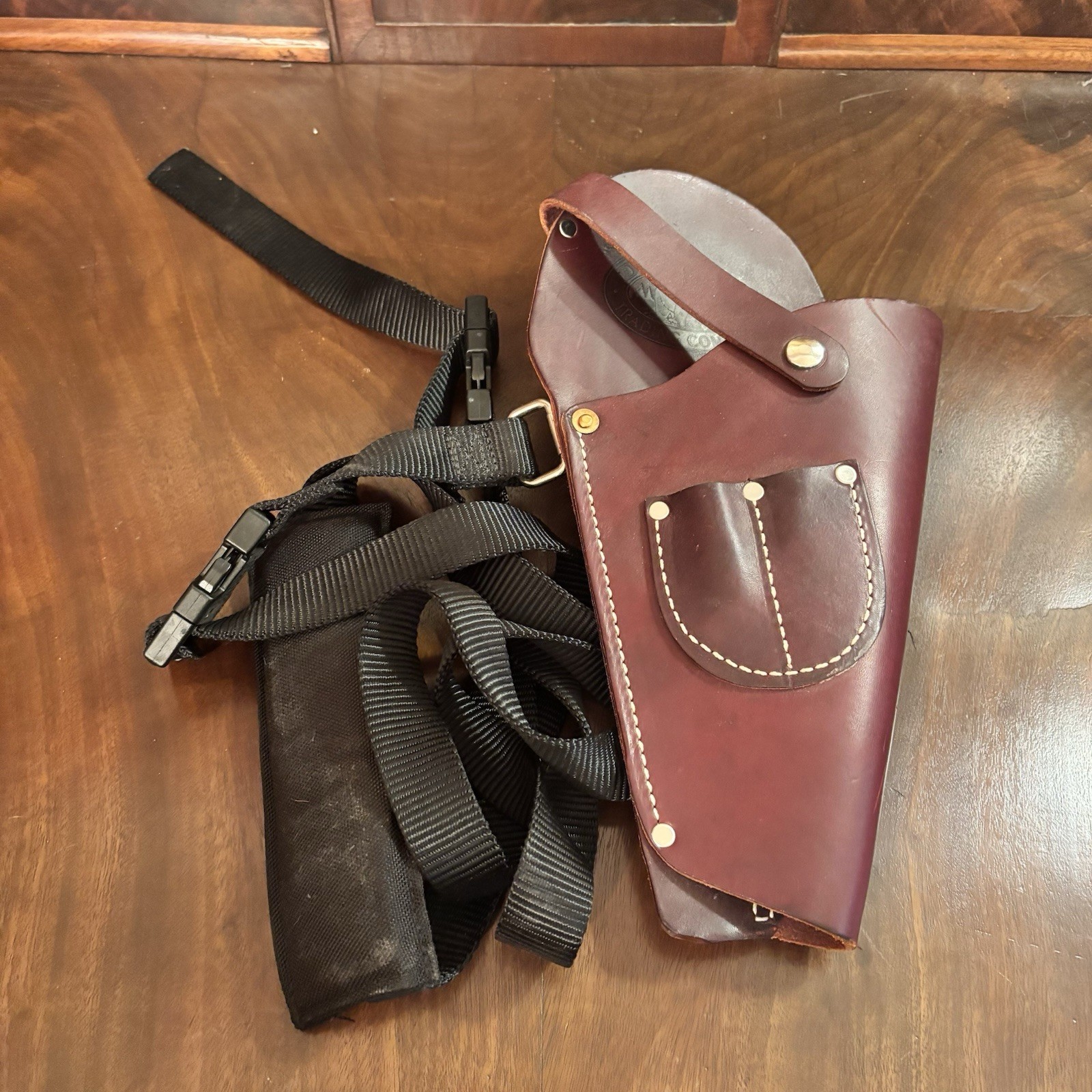 Duluth Trading Co Leather Tool Holster Apron w Adjustable Nylon Strap Right Hand