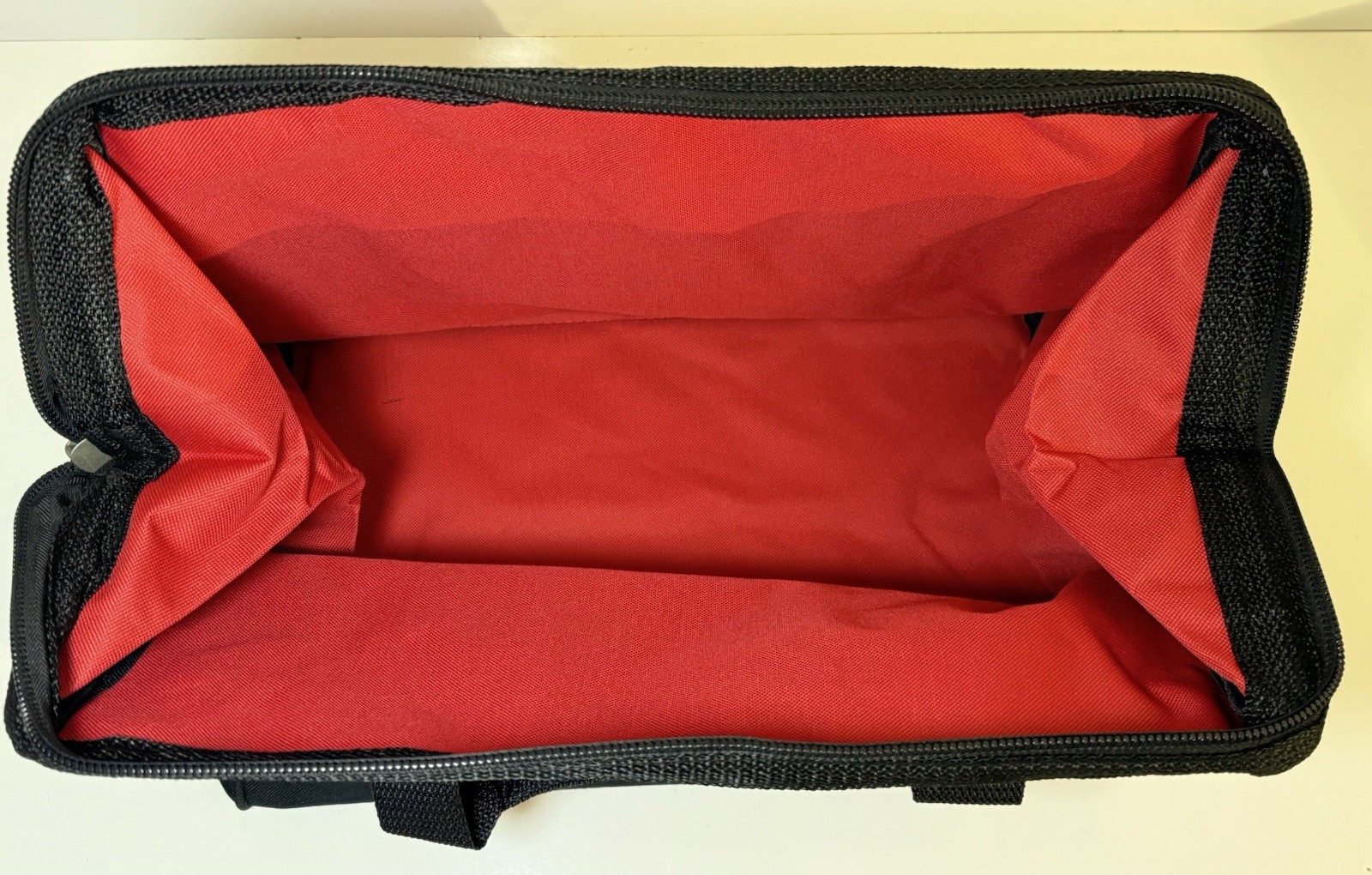 Milwaukee M18 Fuel Heavy Duty Soft Side Contractor Bag 16″ x 10″ x 10″ Medium