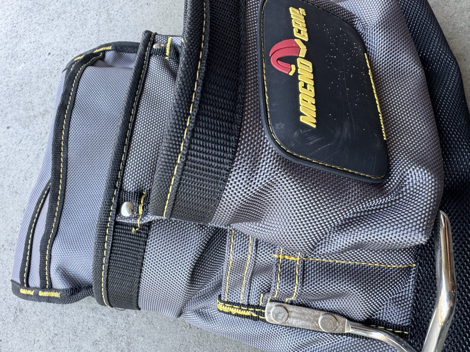 MagnoGrip Tool Pouch 11″ 10-Pocket Platinum Magnetic Durable Polyester w/ Belt
