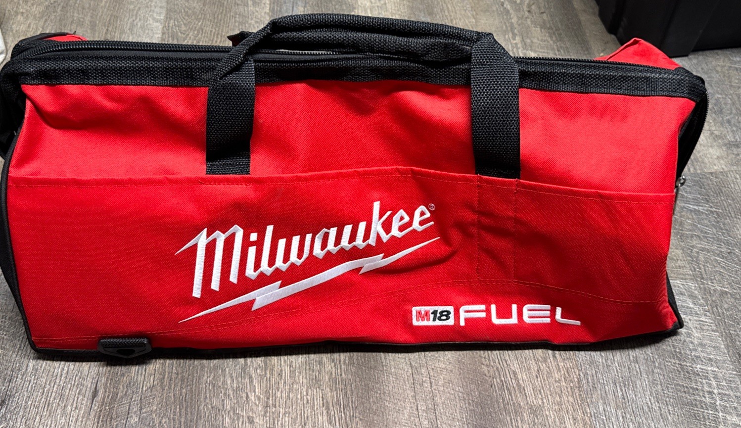 Milwaukee M18 23”x 12” X 10” Heavy Duty Contractor Bag