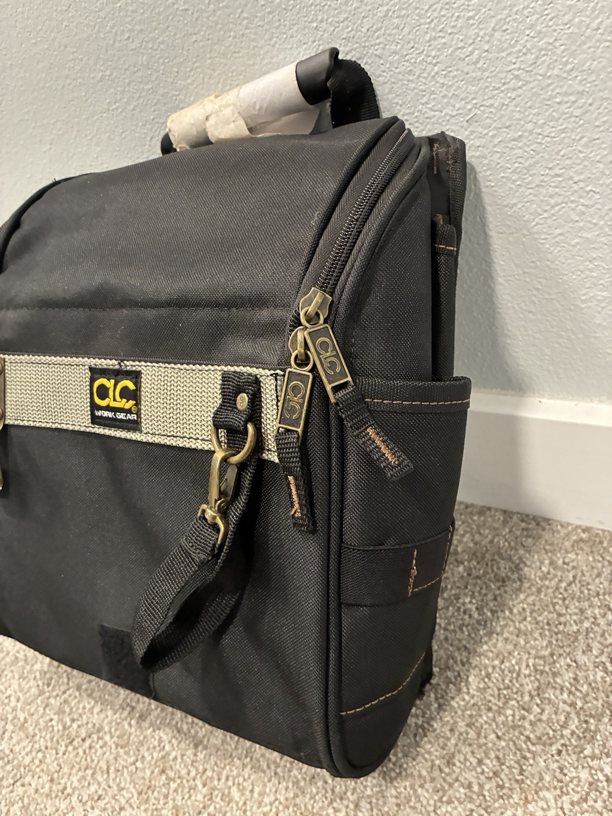 CLC 1509 Zippered Professional Electricians Tool Pouch 21 Pocket 10x14x4 in.