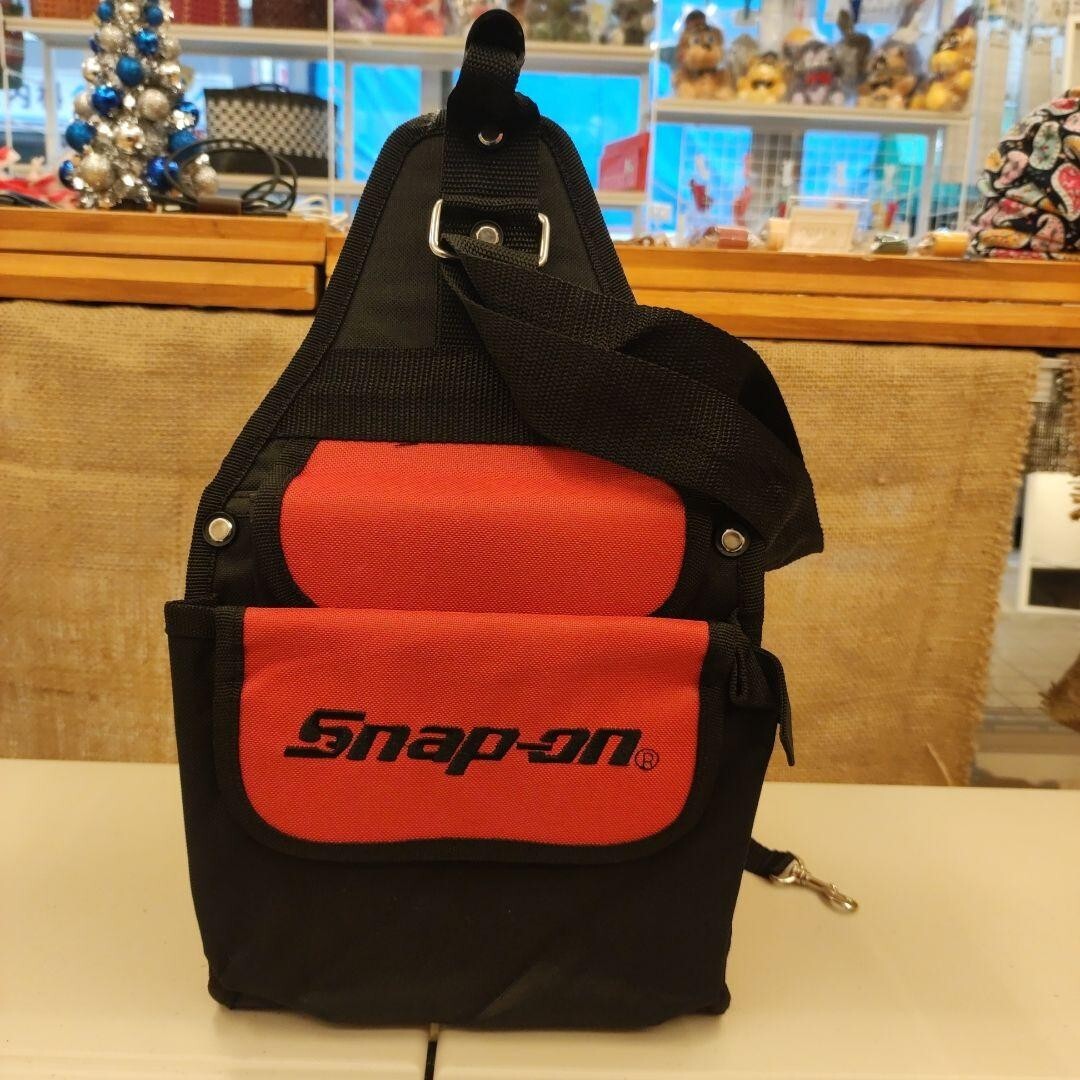 Snap-on TB1OMP3 compact tool bag with 12 exterior and 9 interior pockets RED New