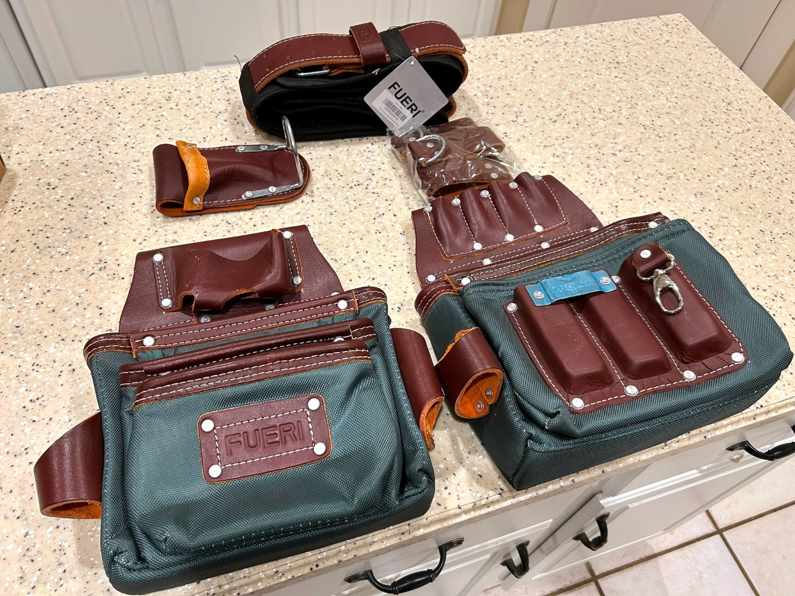 NEW FUERI Electrician’s Heavy Duty 26 Pocket Leather-Nylon Tool Belt & Bag Combo