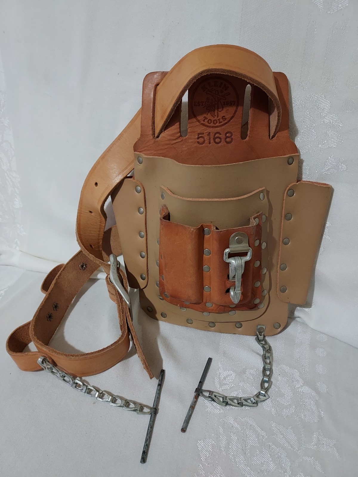 Klein Tools 5168 Leather 6 Pocket Tool Pouch with 5207 Belt waist 38″ to 45″