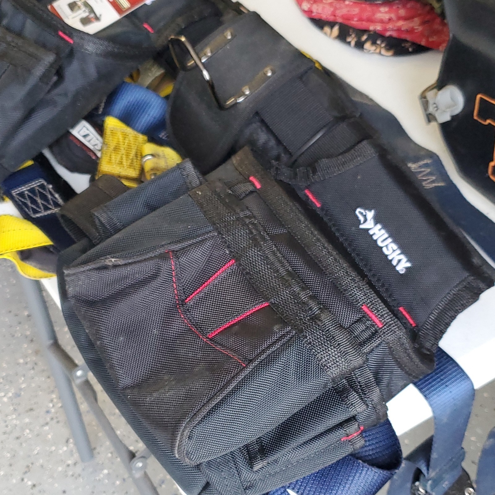 Husky Heavy-Duty Carpenter Apron Tool Belt Black/Red Adjustable HD00103