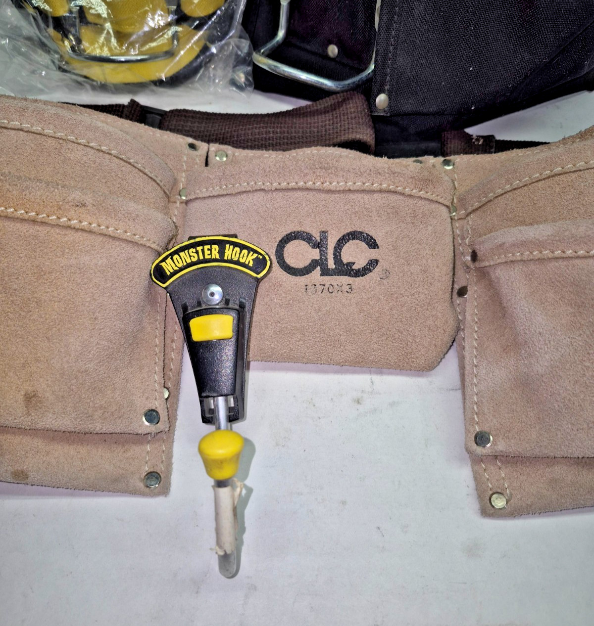 CLC Leather,Canvas Tool Belt With 2 Extra Pouches & Monster Hook Light Use USA