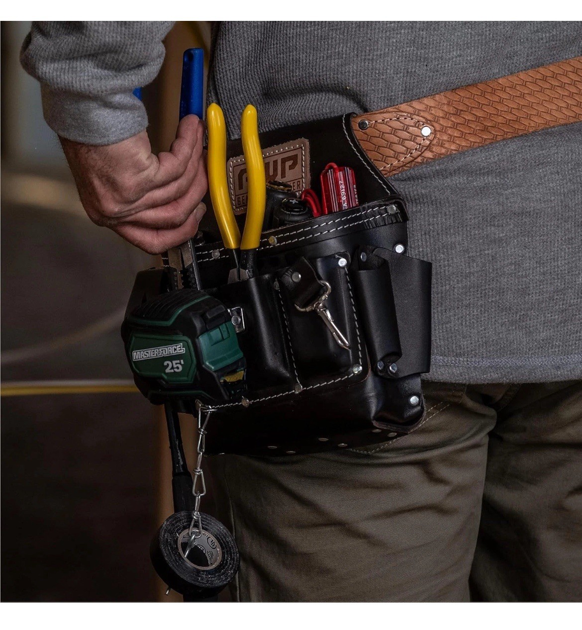 AWP HI-PERFORMANCE TOOL BELT ELECTRICIAN CONSTRUCTION MECHANIC Kobalt Back Brace