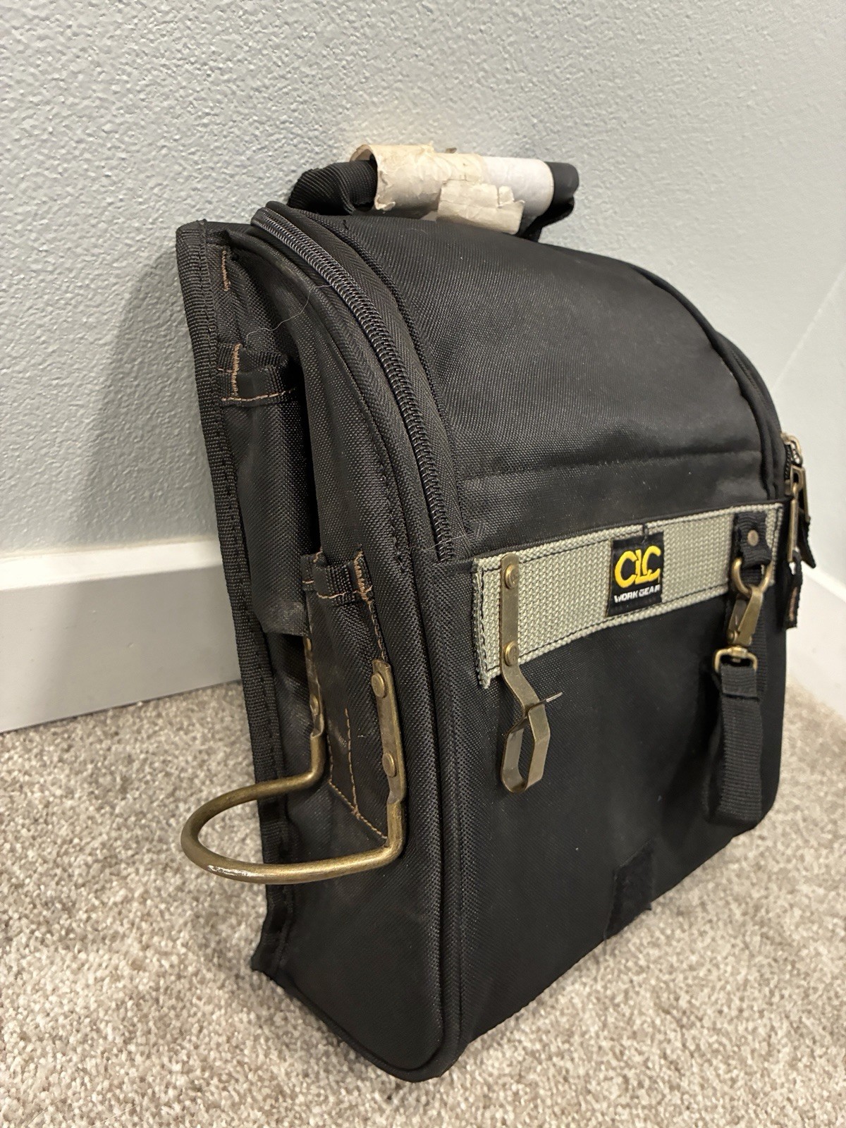 CLC 1509 Zippered Professional Electricians Tool Pouch 21 Pocket 10x14x4 in.