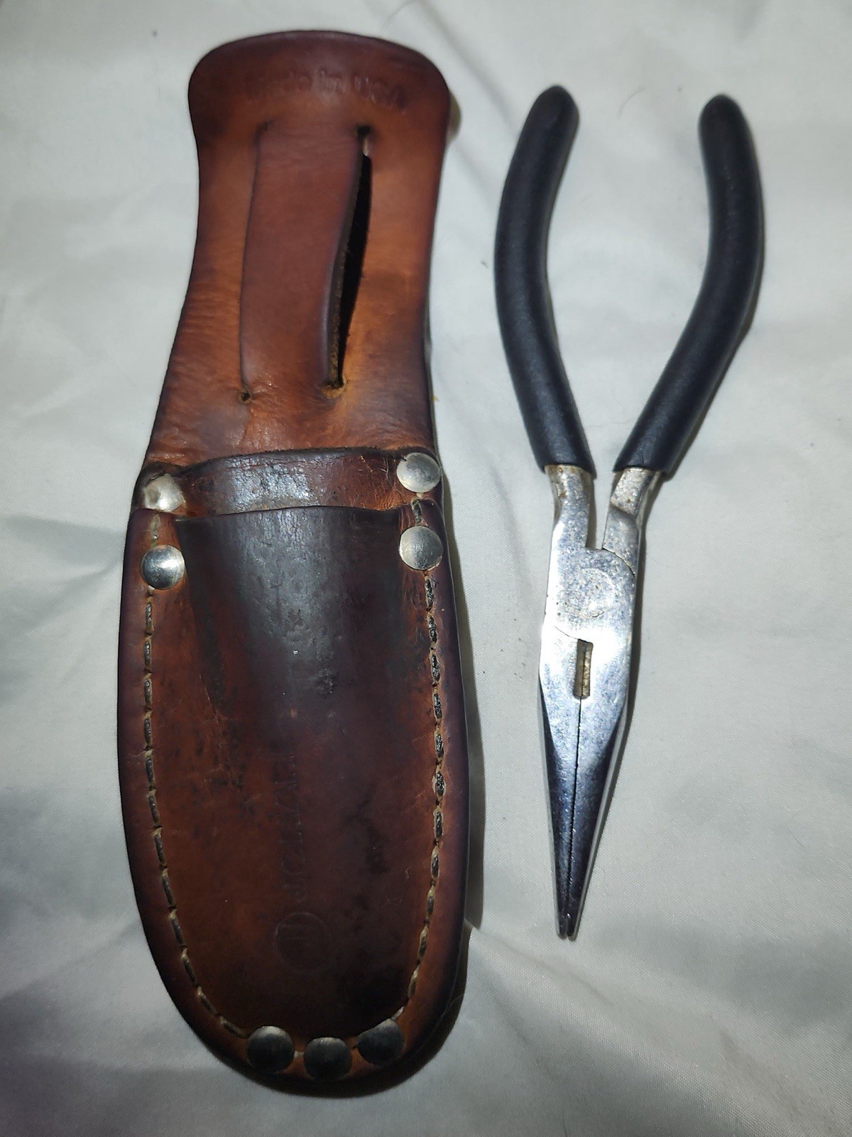Used leather electricians tool belt sheather (Made in the USA).