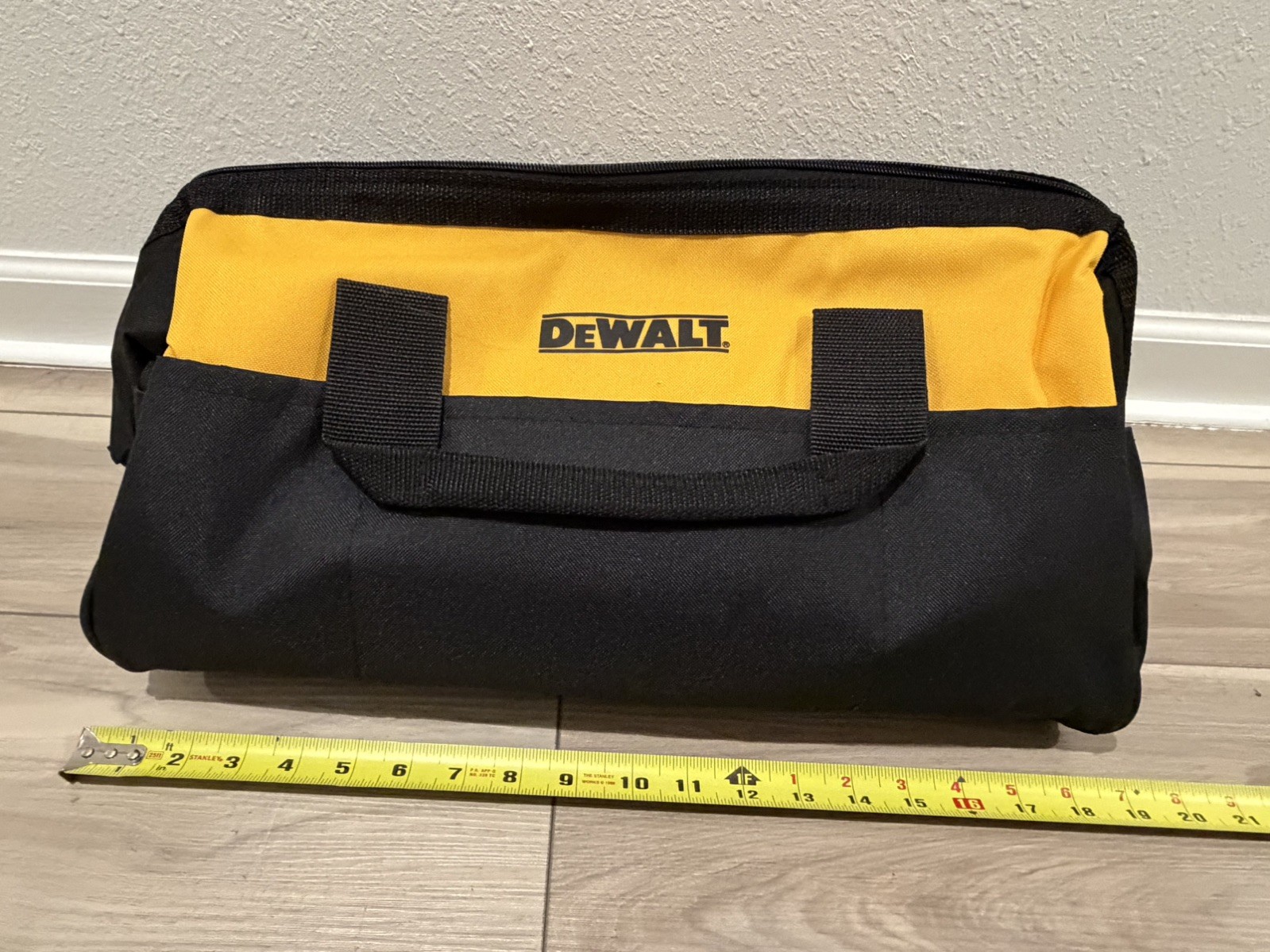 New Dewalt Tool Bag Heavy Duty Ballistic Nylon 19” x 12″ x11″