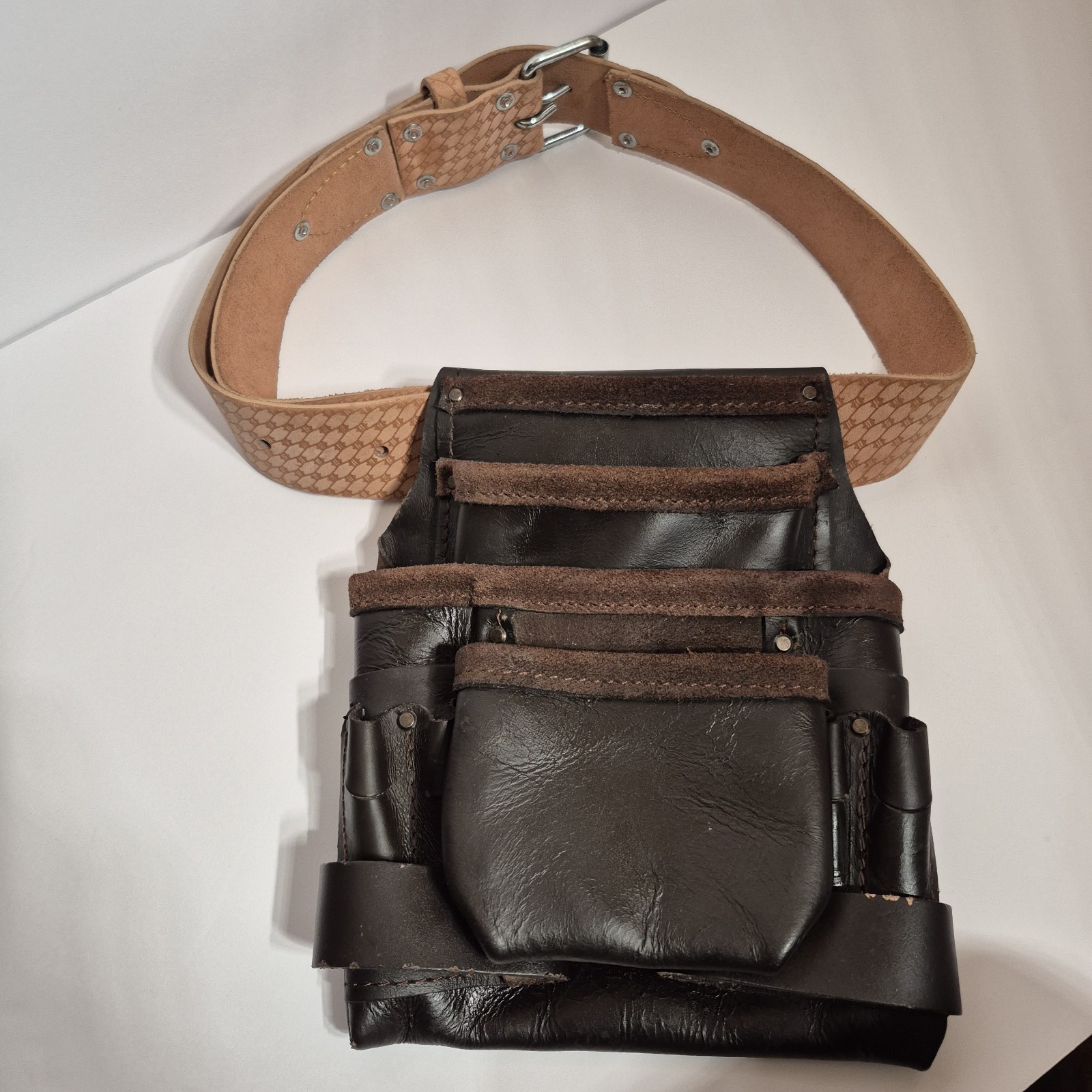 Vintage Leather Tool Pouch 4 Pocket Dark Brown Tooled Belt Size 38 Work Apron