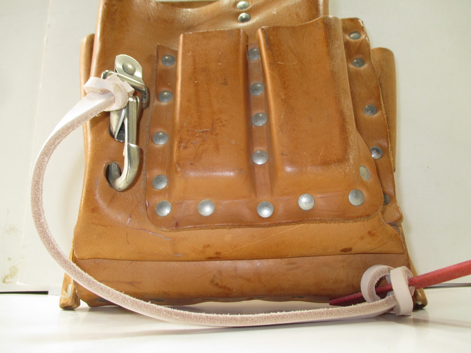 KLEIN TOOLS 5165~10-POCKET -TAN LEATHER TOOL POUCH~KNIFE SNAP~TAPE THONG~U.S.A.