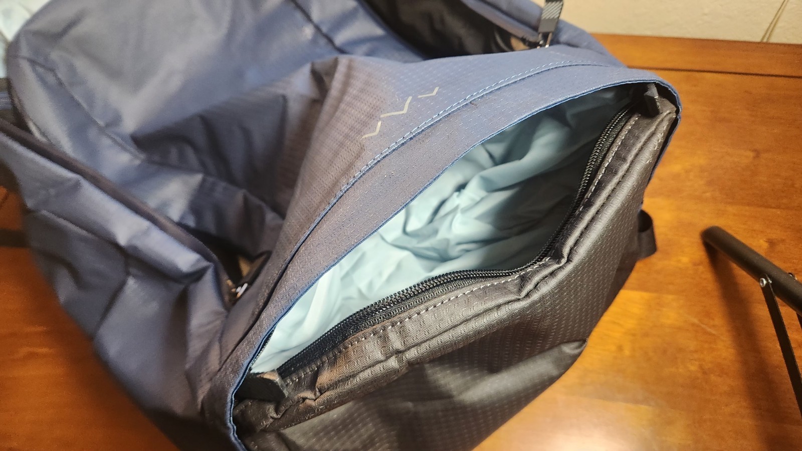 SOG Surrept/36 CS Travel Pack discreet EDC concealment hook and loop