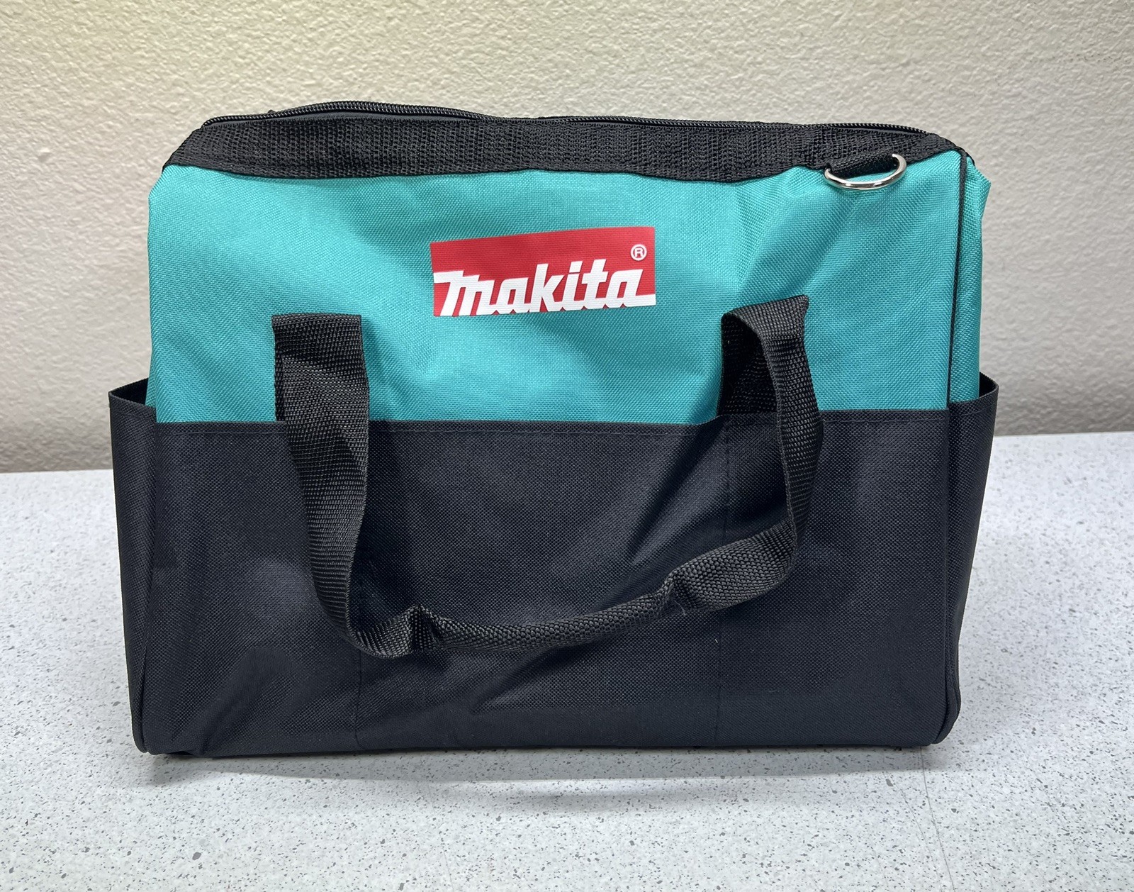 Makita 831253-8 14″ in. Contractor Tool Bag
