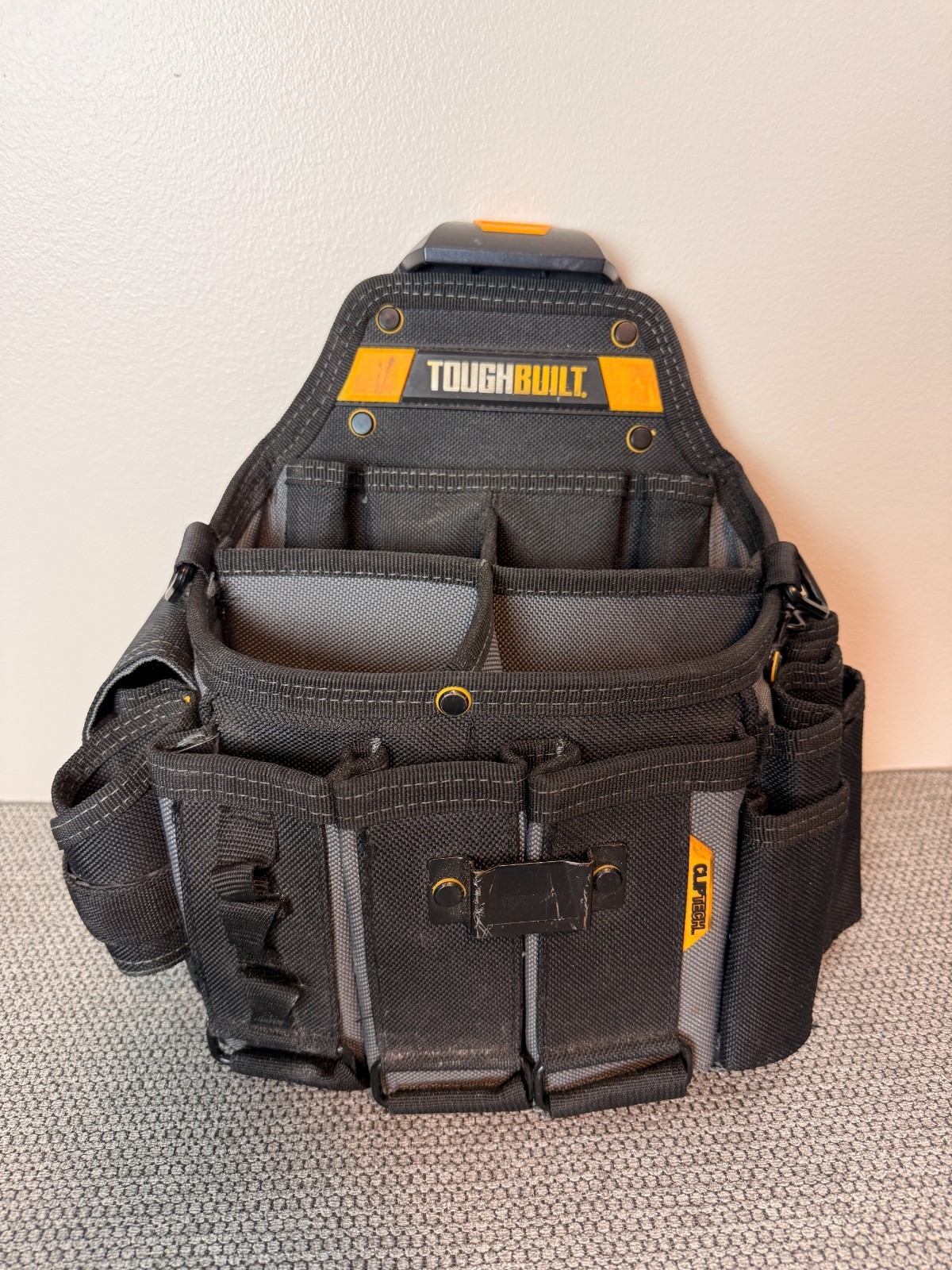 TOUGHBUILT TB-CT-104 Master Electrician’s Pouch Tool Belt Utility Waist Bag