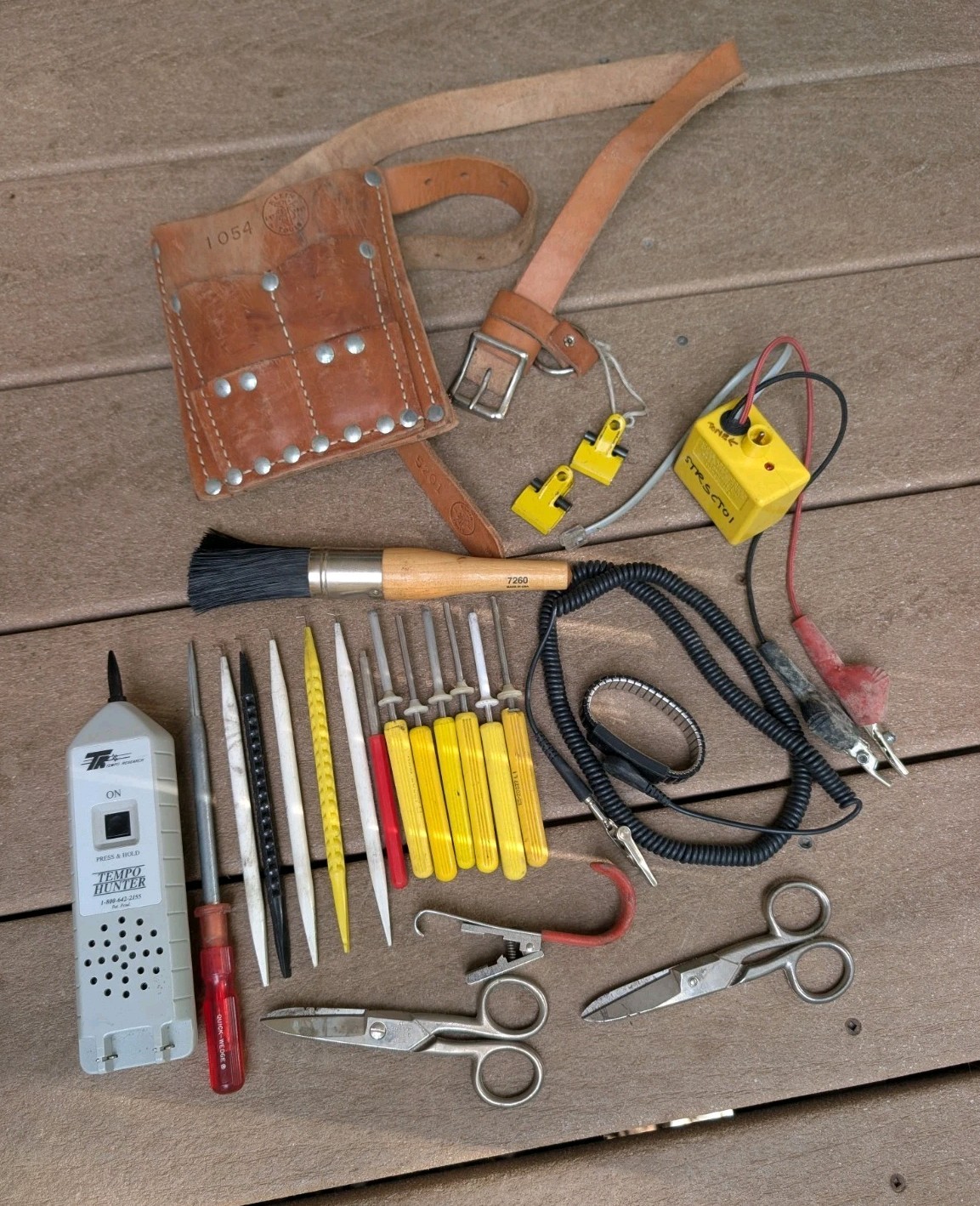 Big Lot of Assorted Lineman Tools Klein Pouch & Desco 9030A & More