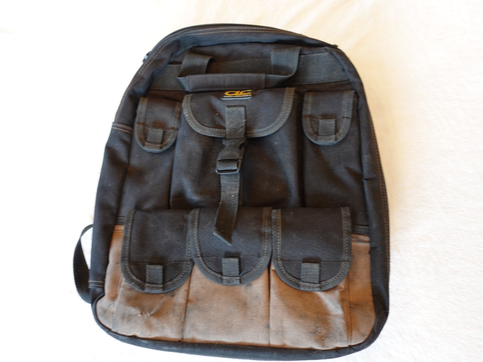 CLC Electricians Backpack Tool Bag 1130 Custom Leathercraft Foldout Work Pouch