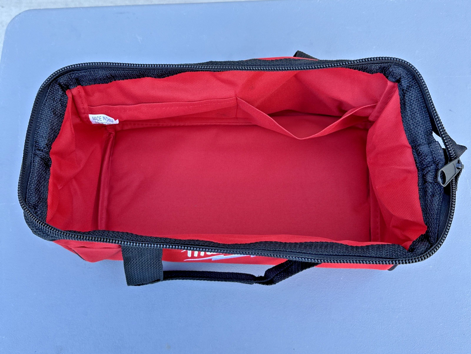 Milwaukee 13″ x 7″ x 6″ Contractor Heavy duty 8 pocket Tool Bag