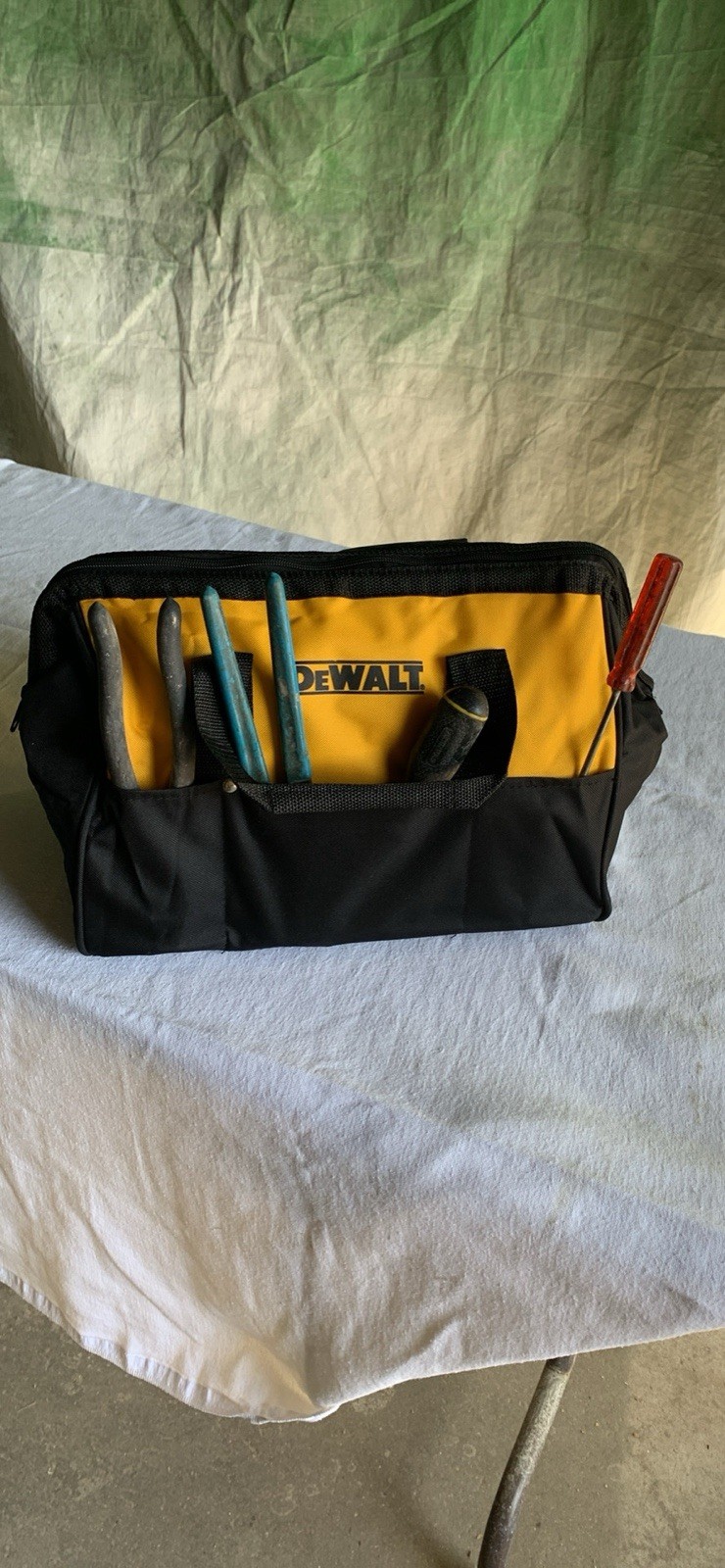 Dewalt 15 inch Nylon Utility bag