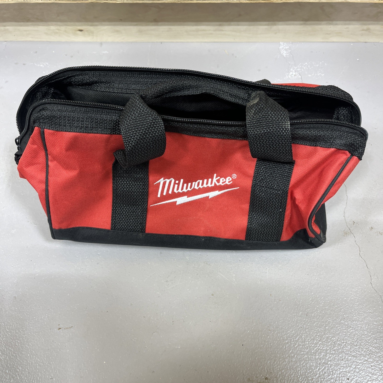 Milwaukee 13″ x 7″ x 5″ Contractor Subcompact Tool Bag Canvas Case