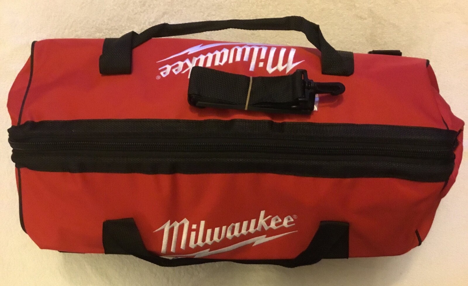 New Milwaukee M18 22” Heavy Duty Contractors Tool Bag (With Shoulder Strap)