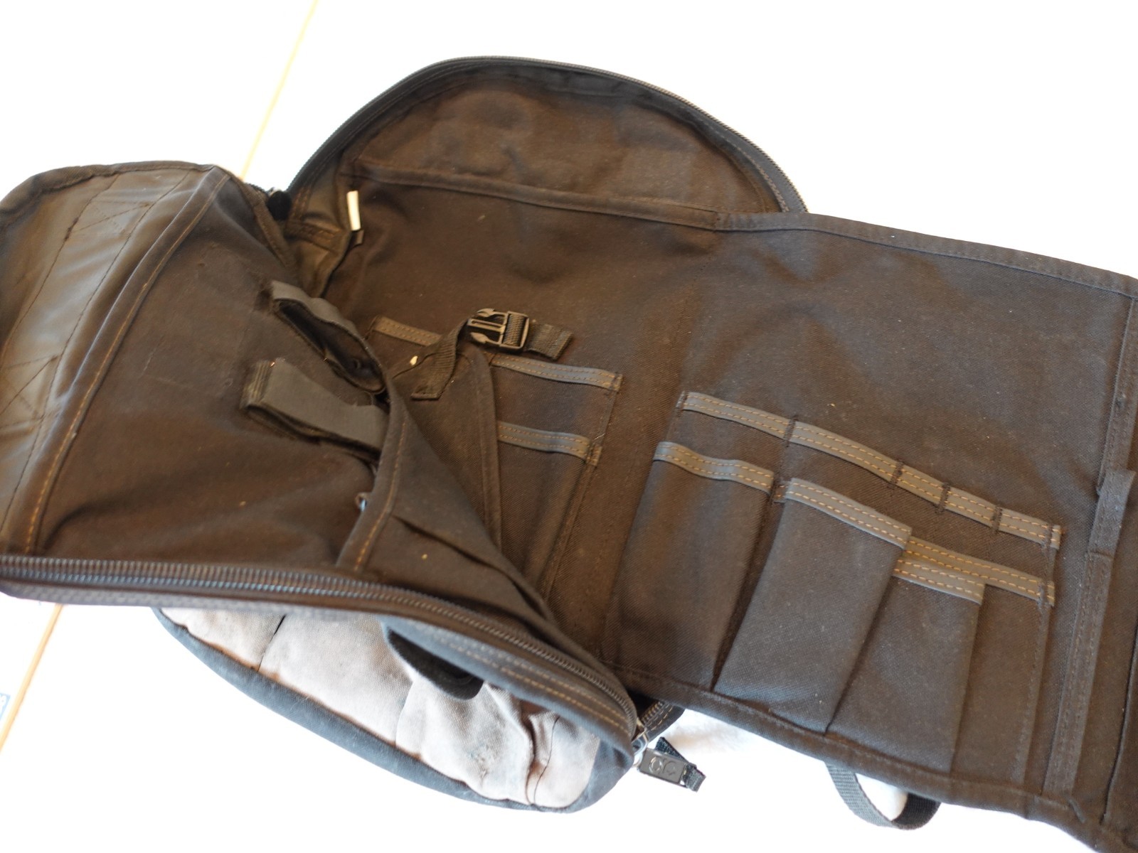 CLC Electricians Backpack Tool Bag 1130 Custom Leathercraft Foldout Work Pouch