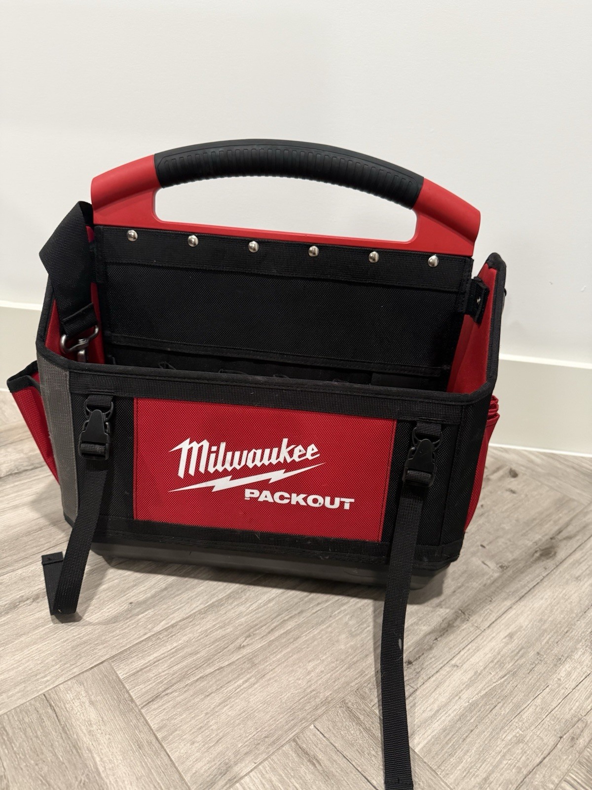 Milwaukee 48-22-8315 PACKOUT 15 in Storage Tote