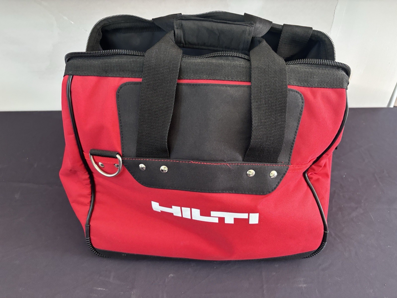 Hilti Medium-Sized Tool Bag 2323711 – Light Use