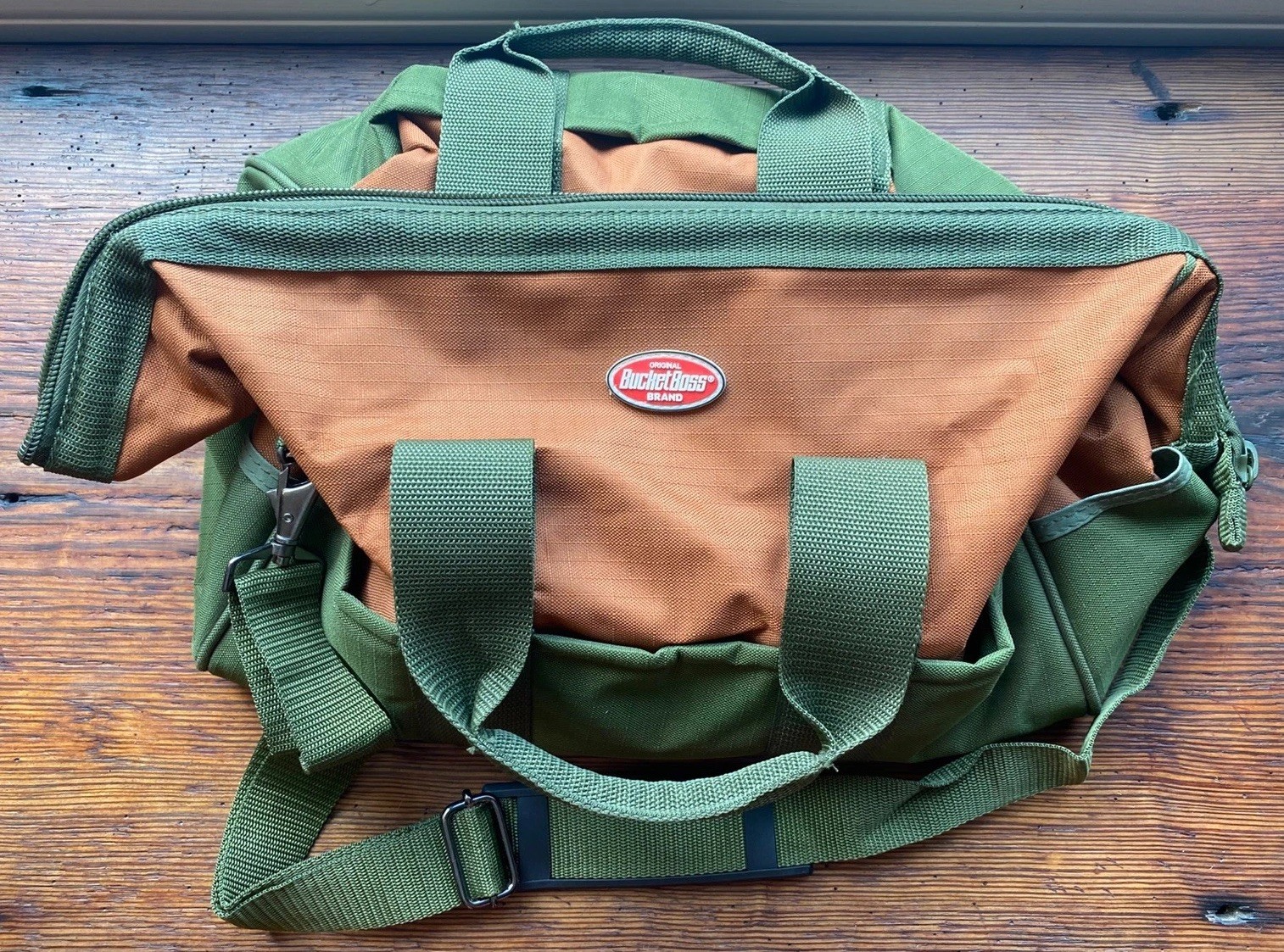Bucket Boss Tool Bag 18 Pocket Brown/Green, Excellent Condition