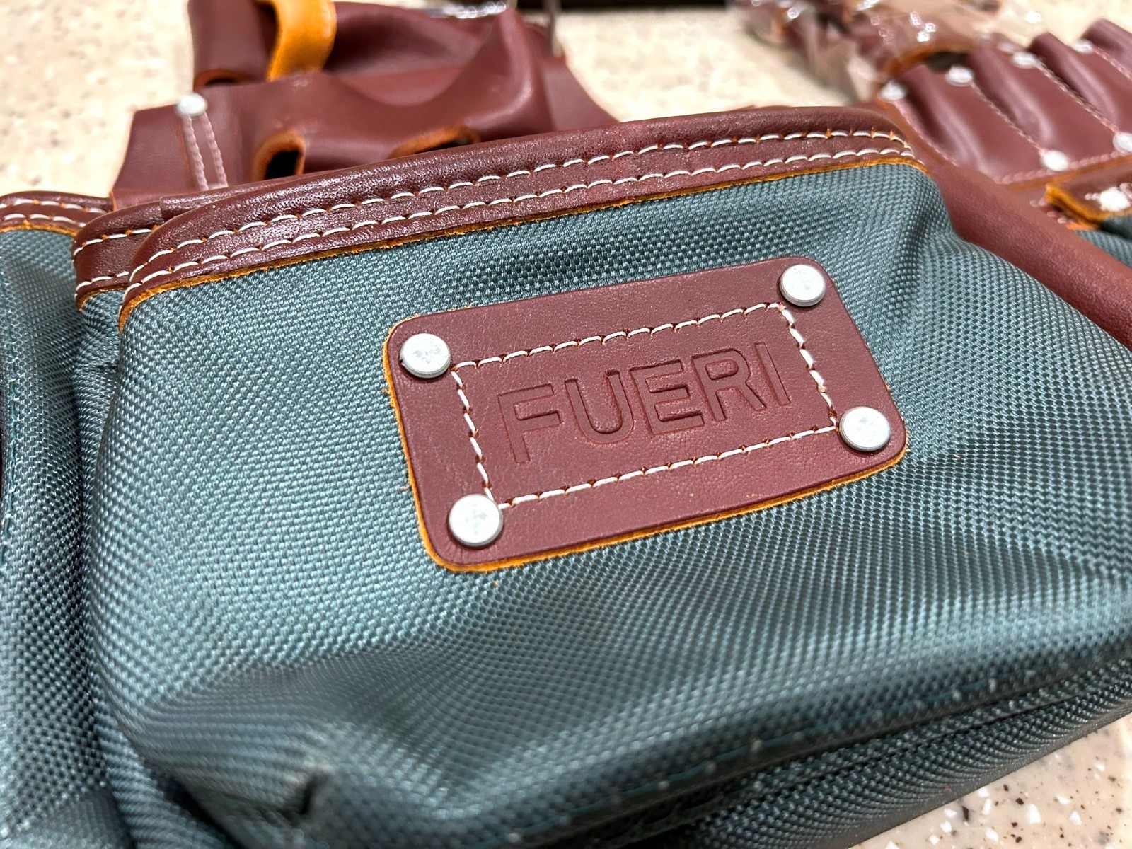 NEW FUERI Electrician’s Heavy Duty 26 Pocket Leather-Nylon Tool Belt & Bag Combo