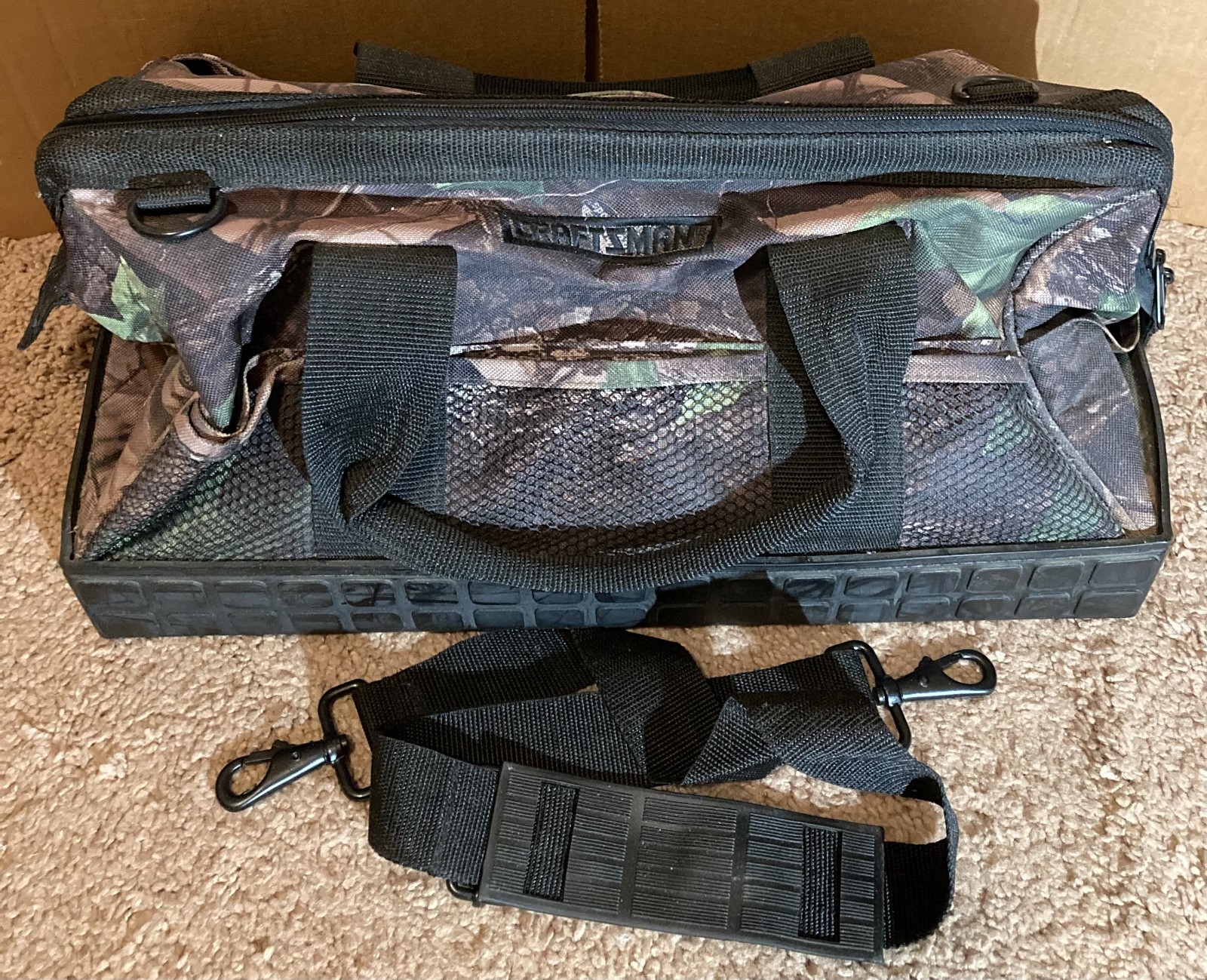 Craftsman Large Tool Bag, camo (17″ x 9.5″ x 7.5″) Canvas with Rubber Bottom
