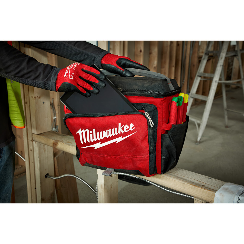Milwaukee 48-22-8250 21.65-Quart Double Insulated 1680D Ballistic Jobsite Cooler